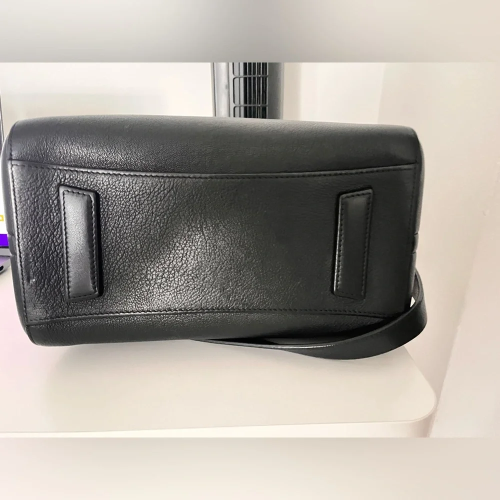 GIVENCHY Sugar Goatskin Small Antigona Black - Picture 5 of 6